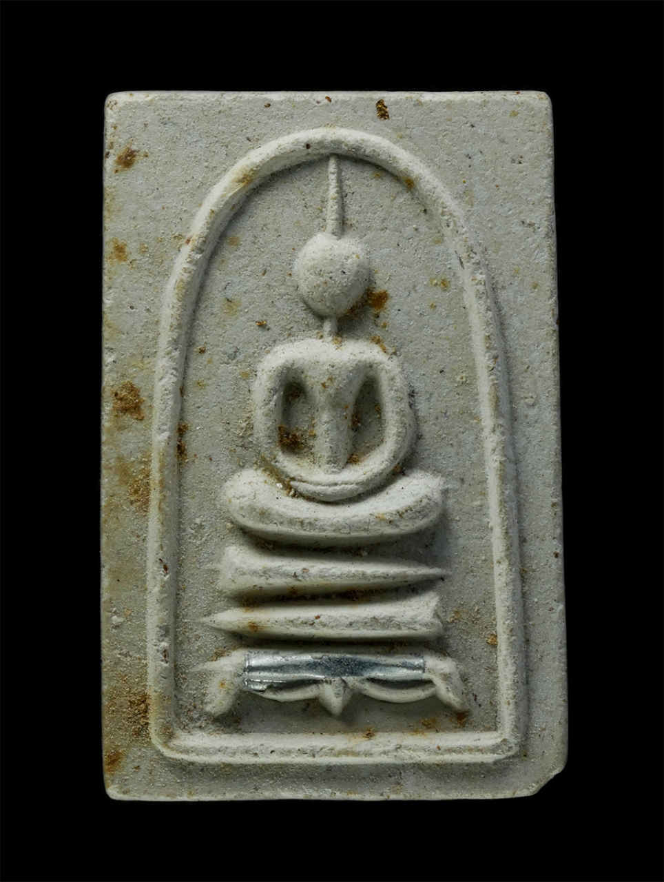 พระผงกล่องขาว17 (113)p.jpg - พระสมเด็จหลวงพ่อจำเนียร วัดดอนไร่ อ.สามชุก จ.สุพรรณบุรี เนื้อผงพุทธคุณ ผงว่าน ผงเก่าหลวงพ่อมุ่ย ฝังตะกรุดเงิน 1ดอก สร้างราวปีพ.ศ.2530 กว่าๆ หลวงพ่อจำเ [..] | https://kamulet.in.th